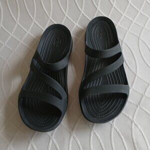 Crocs Swiftwater Sandals ~ Black ~ W9 ~ Pre-owned
